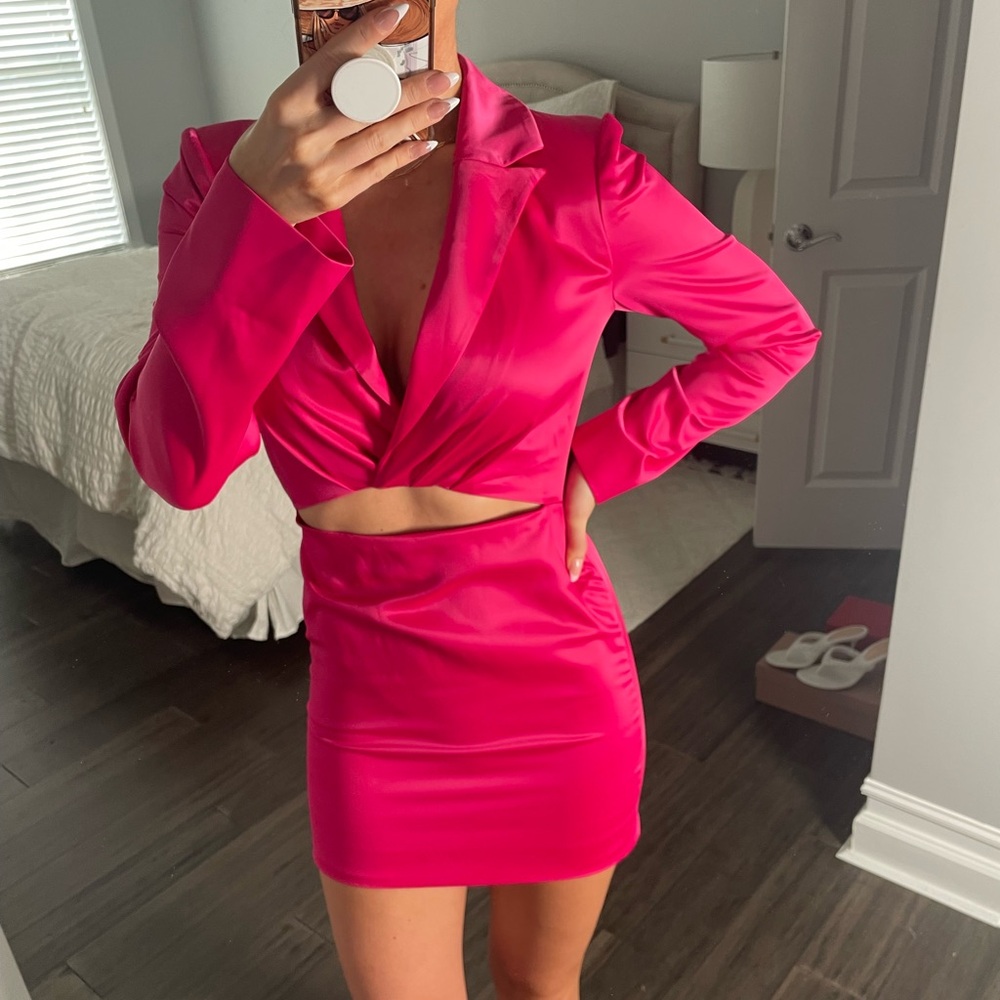 Revolve Lovers and Friends Andie Blazer Dress‎ in Raspberry Pink - Picture 10 of 16